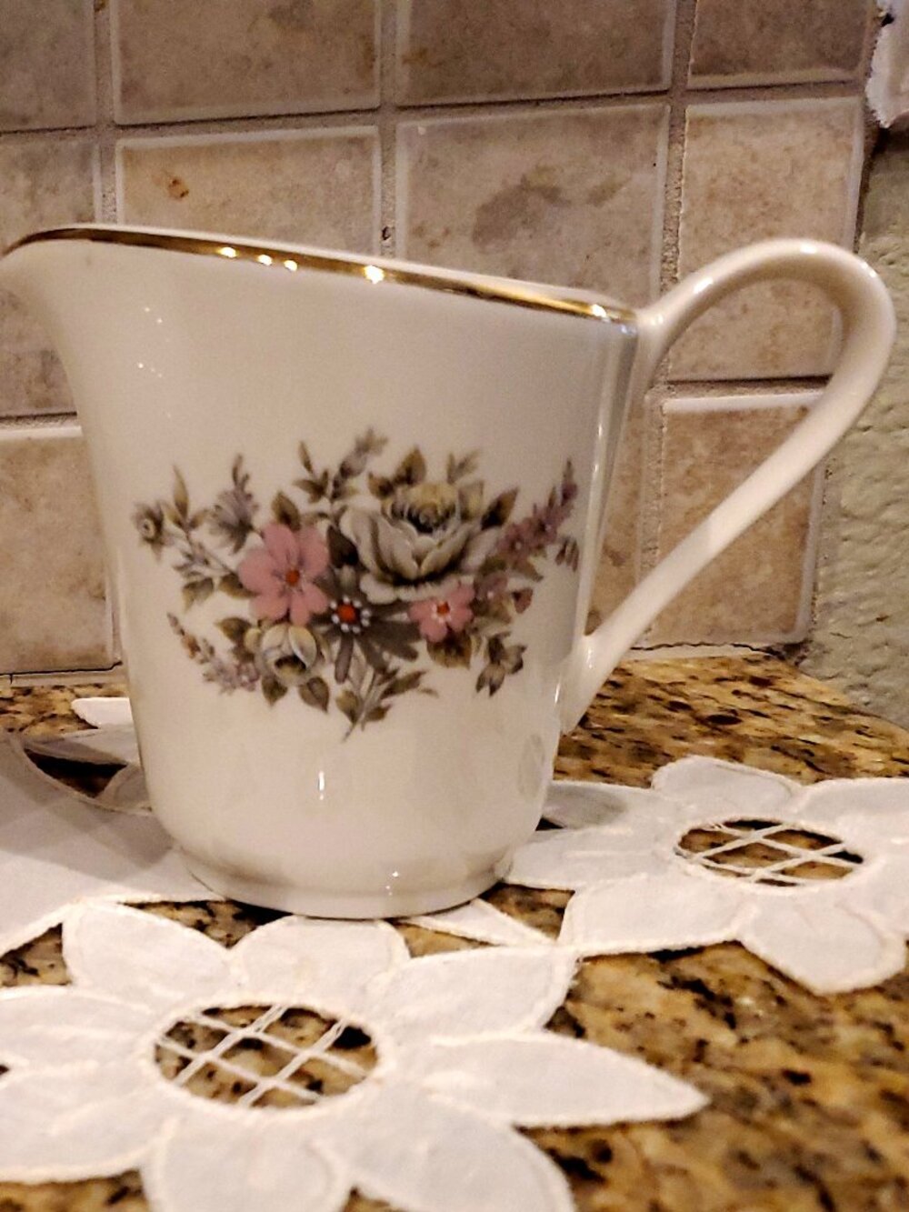 Beautiful Rare Vintage Creamer & Sugar Bowl w/Lid Floral ROYAL~ Made in ITALY